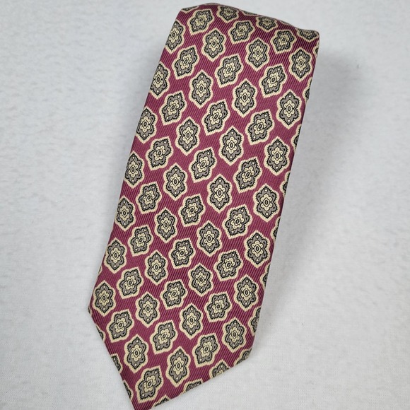 Burberry London Neck Tie 100% Silk Burgundy & Beige Geometric Made In USA - Picture 1 of 7